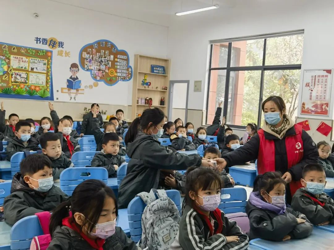 1679020836751584.jpg 華展貓先生,垃圾分類項目活動現場,智能垃圾分類廠家.jpg